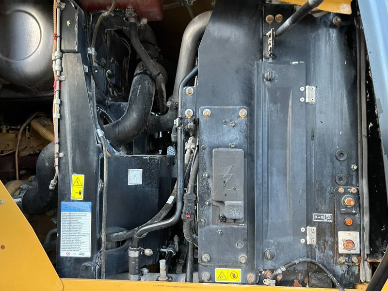 Wheel loader Cat 930M