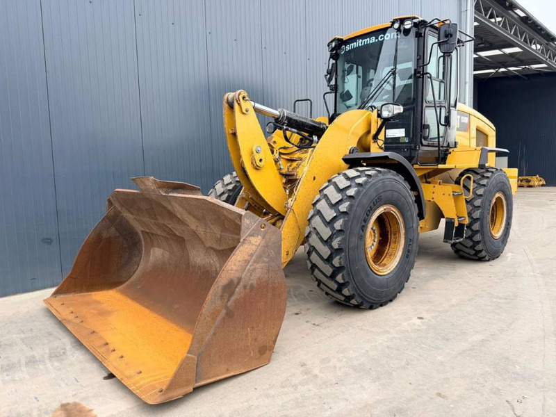 Wheel loader Cat 930M