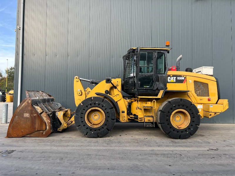 Wheel loader Cat 930M