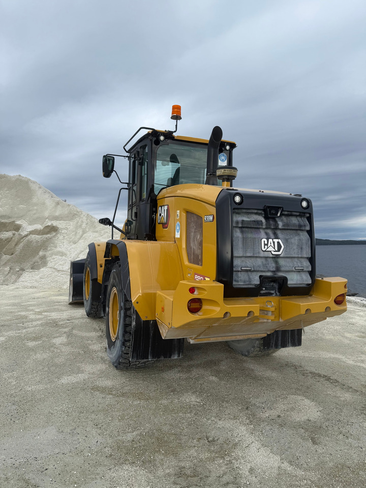 Wheel loader Cat 930M