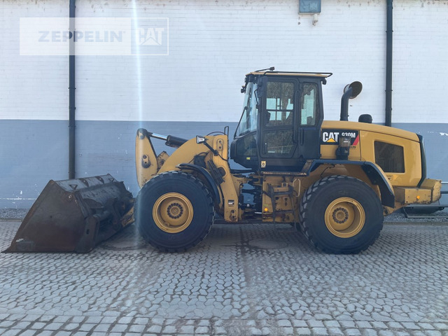 Wheel loader Cat 930M