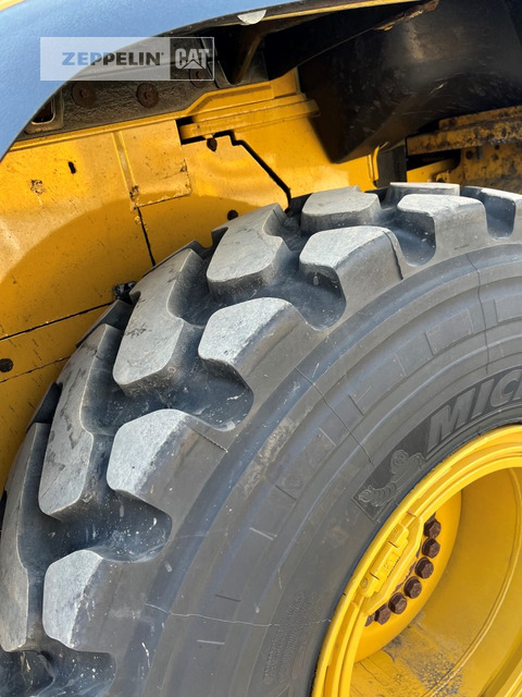 Wheel loader Cat 930M