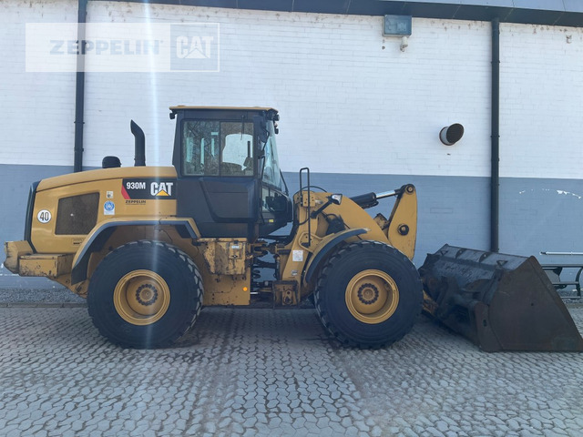 Wheel loader Cat 930M