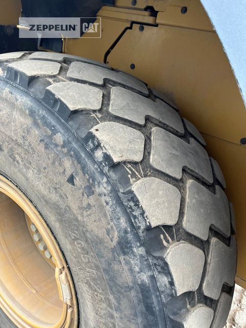 Wheel loader Cat 930M