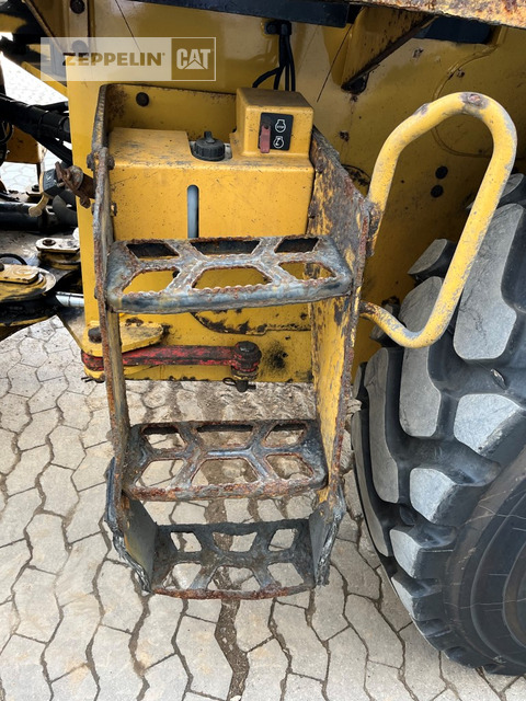 Wheel loader Cat 930M