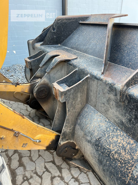 Wheel loader Cat 930M
