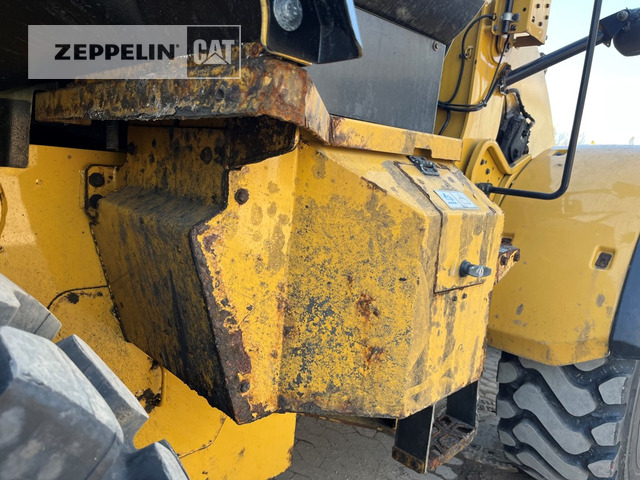 Wheel loader Cat 930M