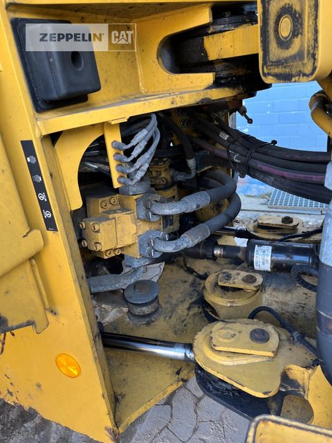 Wheel loader Cat 930M