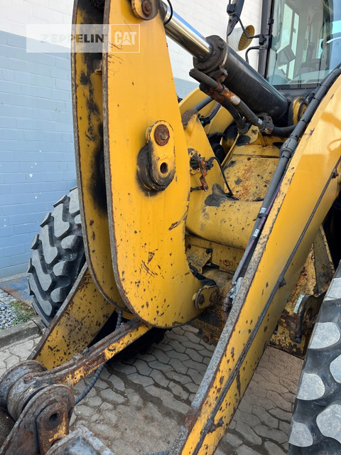 Wheel loader Cat 930M