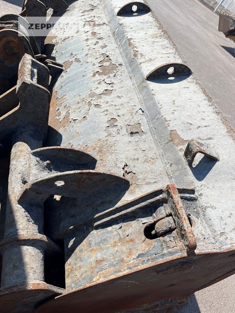 Wheel loader Cat 930M