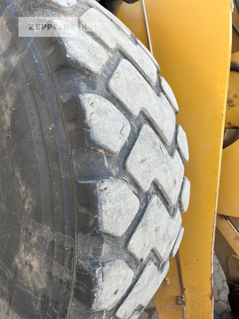 Wheel loader Cat 930M