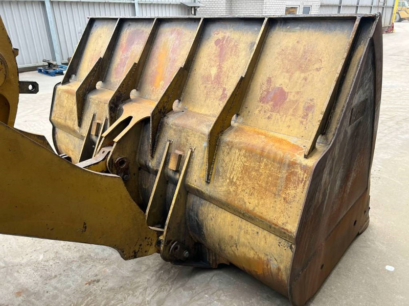 Wheel loader Cat 938G