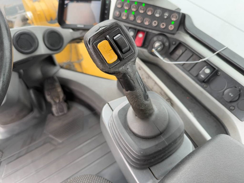 Wheel loader Cat 938K - German German / Backup Camera