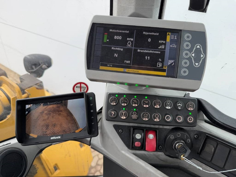 Wheel loader Cat 938K - German German / Backup Camera