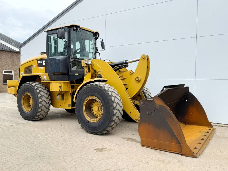 Wheel loader Cat 938K - German German / Backup Camera