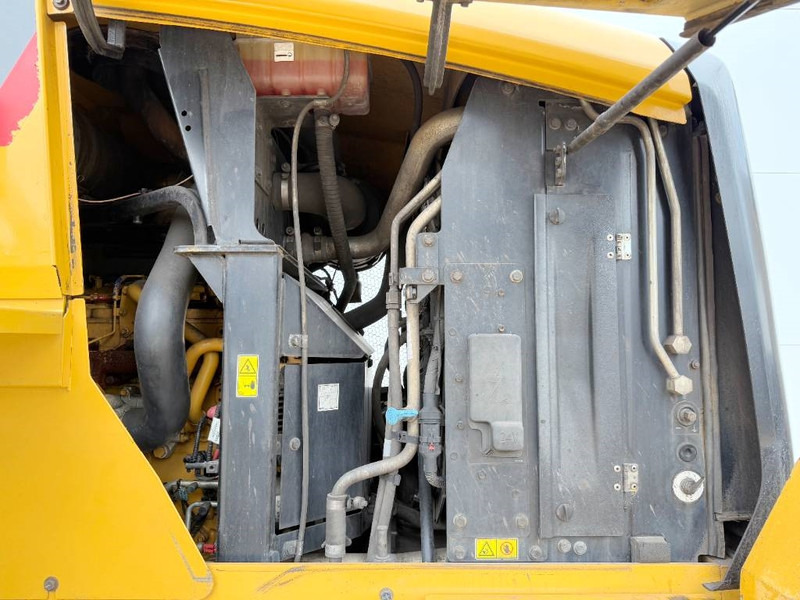 Wheel loader Cat 938K - German German / Backup Camera