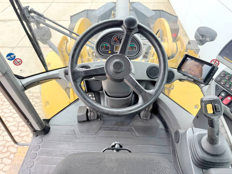 Wheel loader Cat 938K - German German / Backup Camera