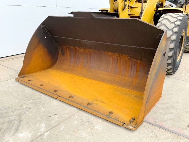 Wheel loader Cat 938K - German German / Backup Camera