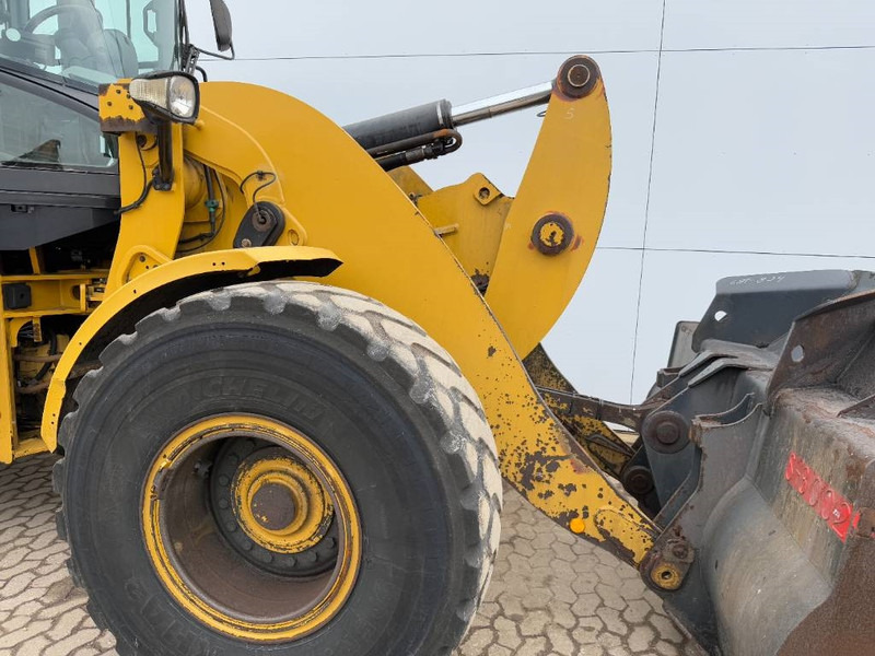 Wheel loader Cat 938K - German German / Backup Camera
