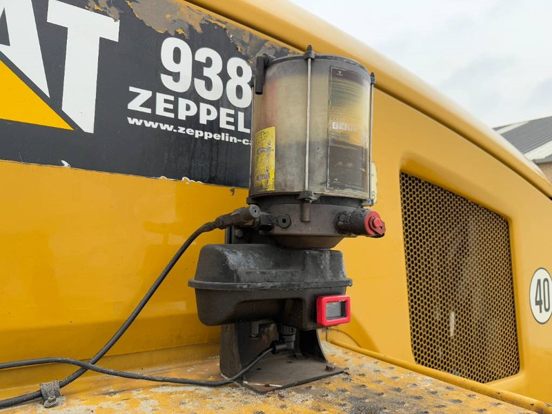 Wheel loader Cat 938K - German German / Backup Camera