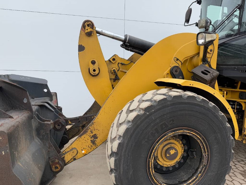 Wheel loader Cat 938K - German German / Backup Camera