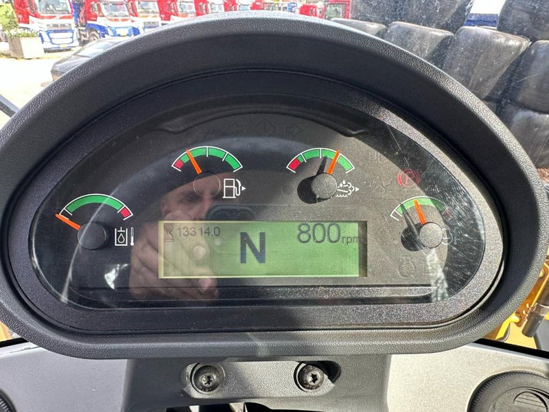 Wheel loader Cat 938M