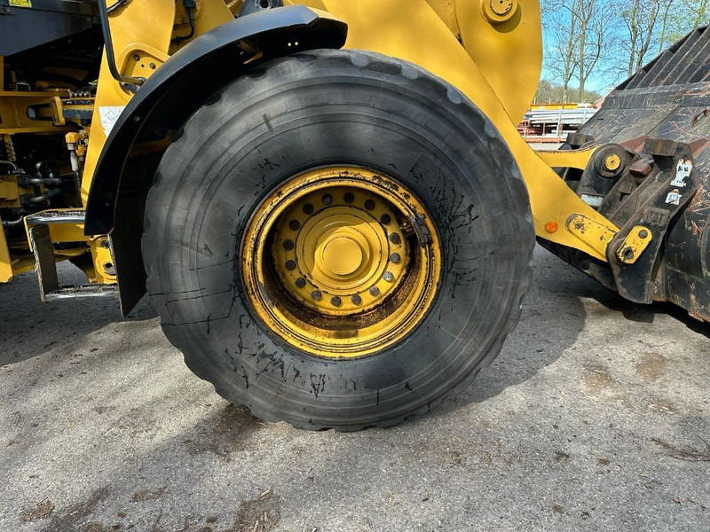 Wheel loader Cat 938M