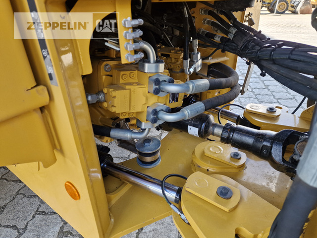 Wheel loader Cat 938M