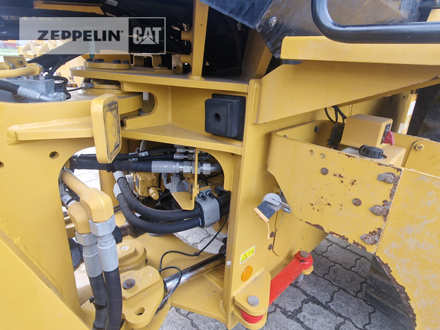Wheel loader Cat 938M