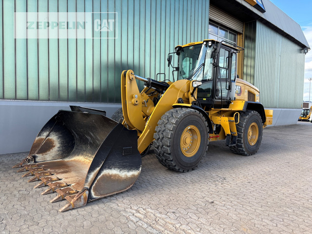 Wheel loader Cat 938M