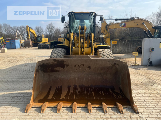Wheel loader Cat 938M