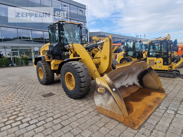 Wheel loader Cat 938M