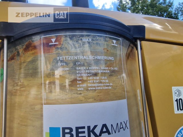 Wheel loader Cat 938M