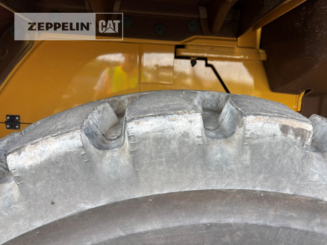 Wheel loader Cat 938M