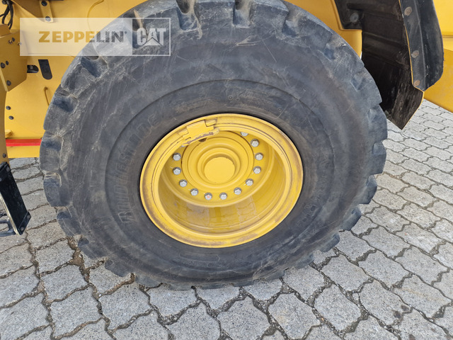 Wheel loader Cat 938M