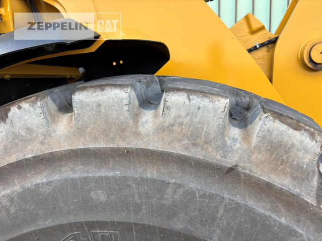 Wheel loader Cat 938M