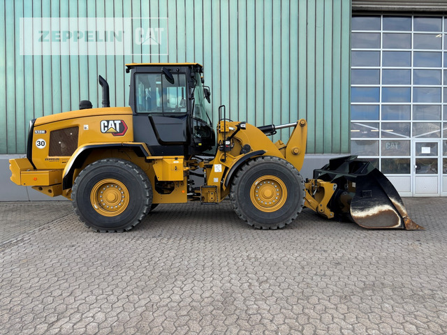 Wheel loader Cat 938M