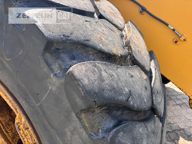 Wheel loader Cat 950M