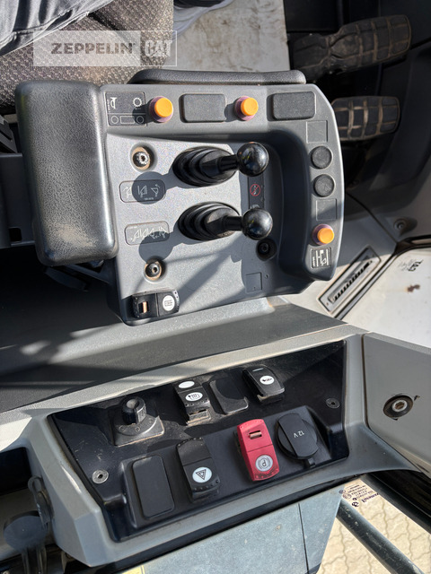 Wheel loader Cat 950M