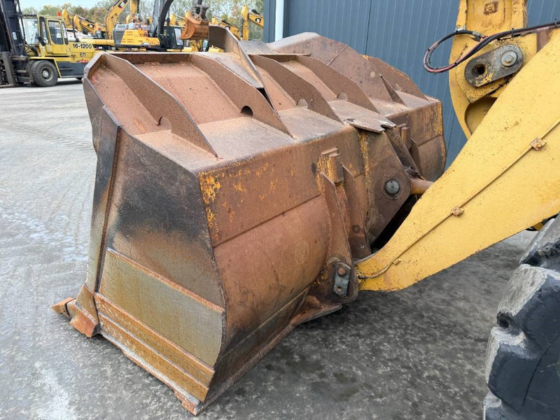 Wheel loader Cat 962H