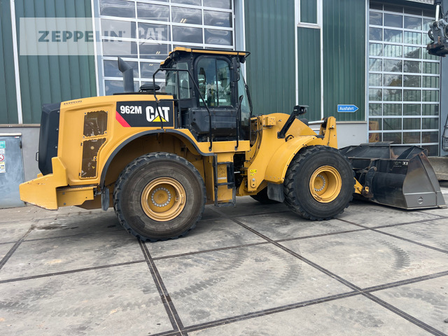 Wheel loader Cat 962M