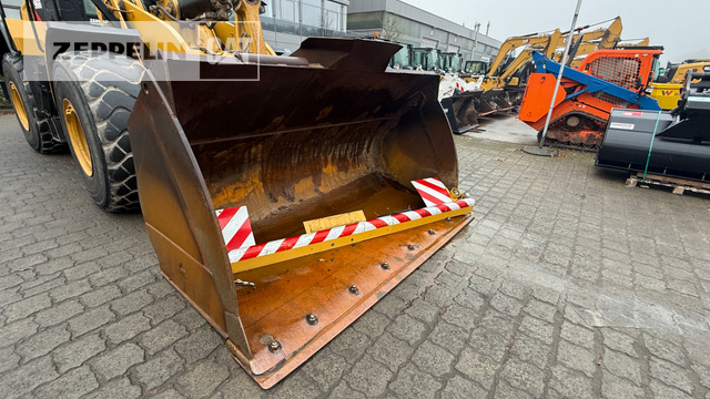 Wheel loader Cat 966M