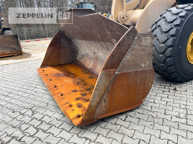 Wheel loader Cat 966M