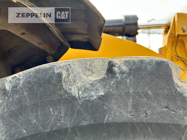 Wheel loader Cat 966M