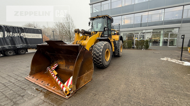 Wheel loader Cat 966M