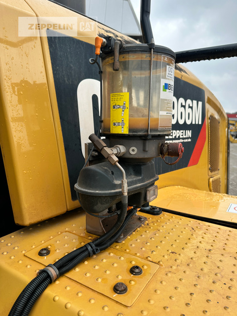 Wheel loader Cat 966M