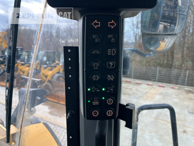 Wheel loader Cat 966M