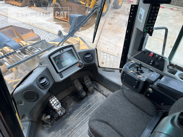 Wheel loader Cat 966M