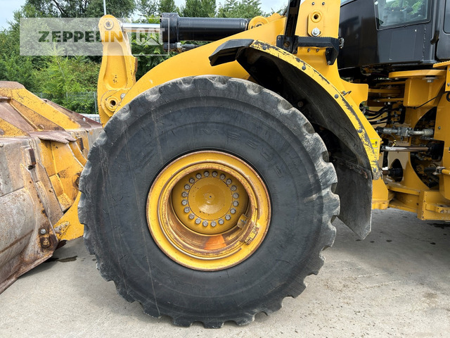 Wheel loader Cat 966M
