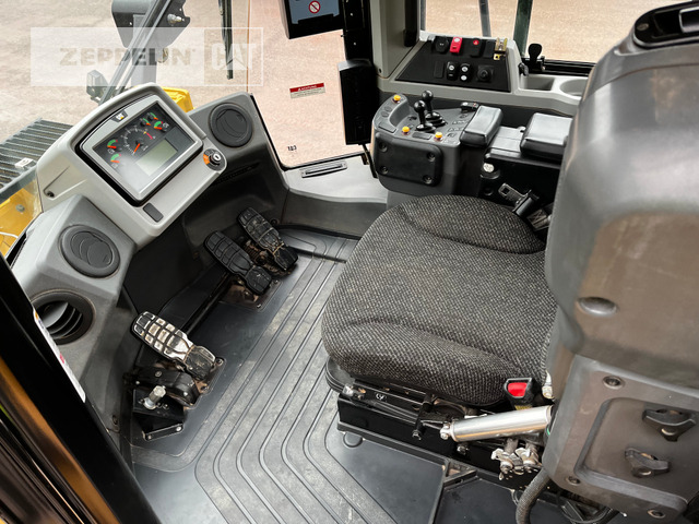 Wheel loader Cat 966M